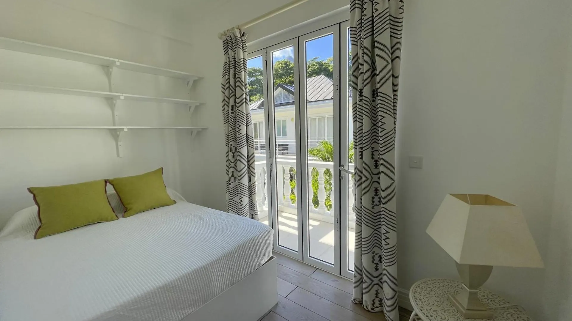 Les Jolies Eaux Villa - Chateau Elysium Beau Vallon   Beau Vallon (Mahe)