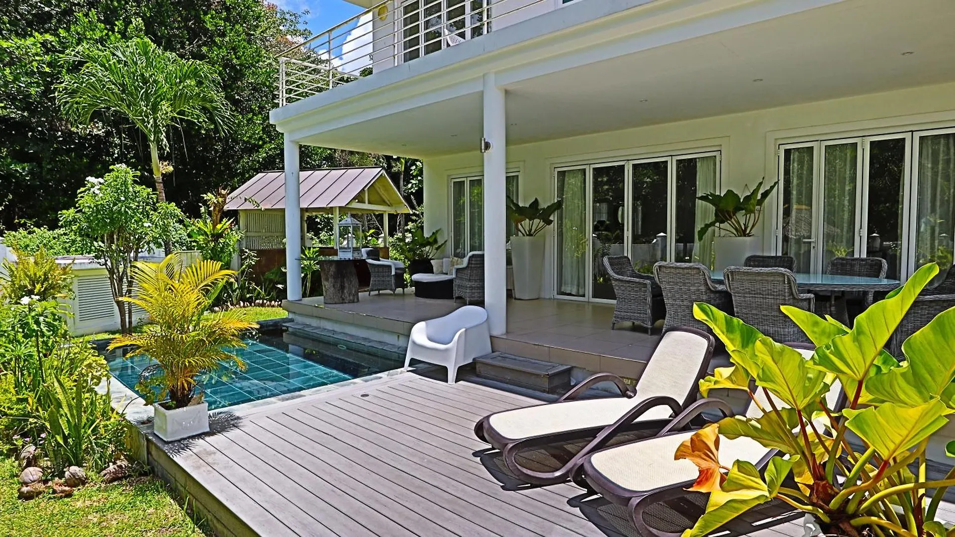 Les Jolies Eaux Villa - Chateau Elysium Beau Vallon