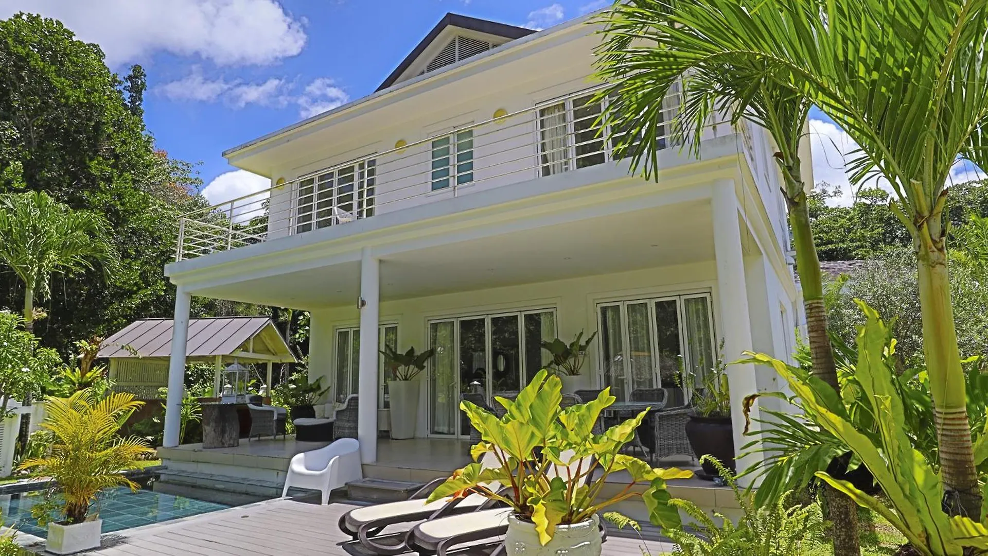 Les Jolies Eaux Villa - Chateau Elysium Beau Vallon