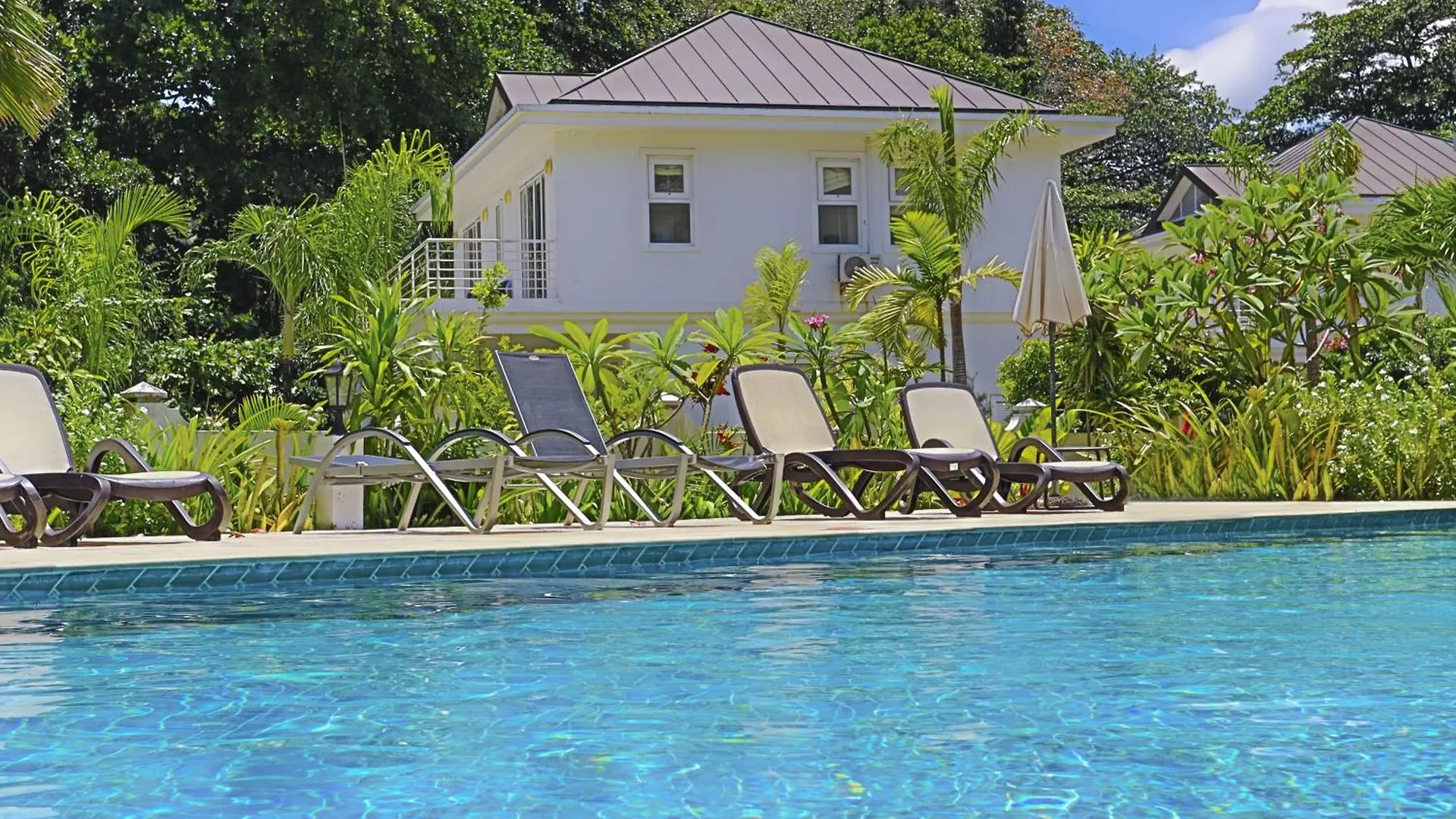 Les Jolies Eaux Villa - Chateau Elysium Beau Vallon