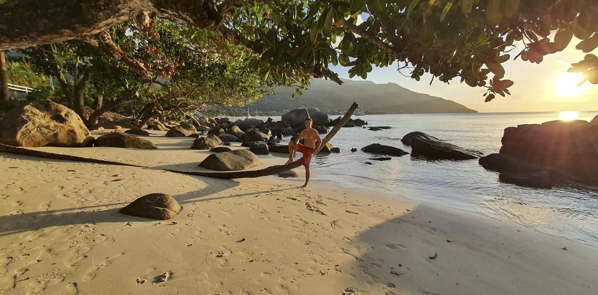 Les Jolies Eaux Villa - Chateau Elysium Beau Vallon   Beau Vallon (Mahe)