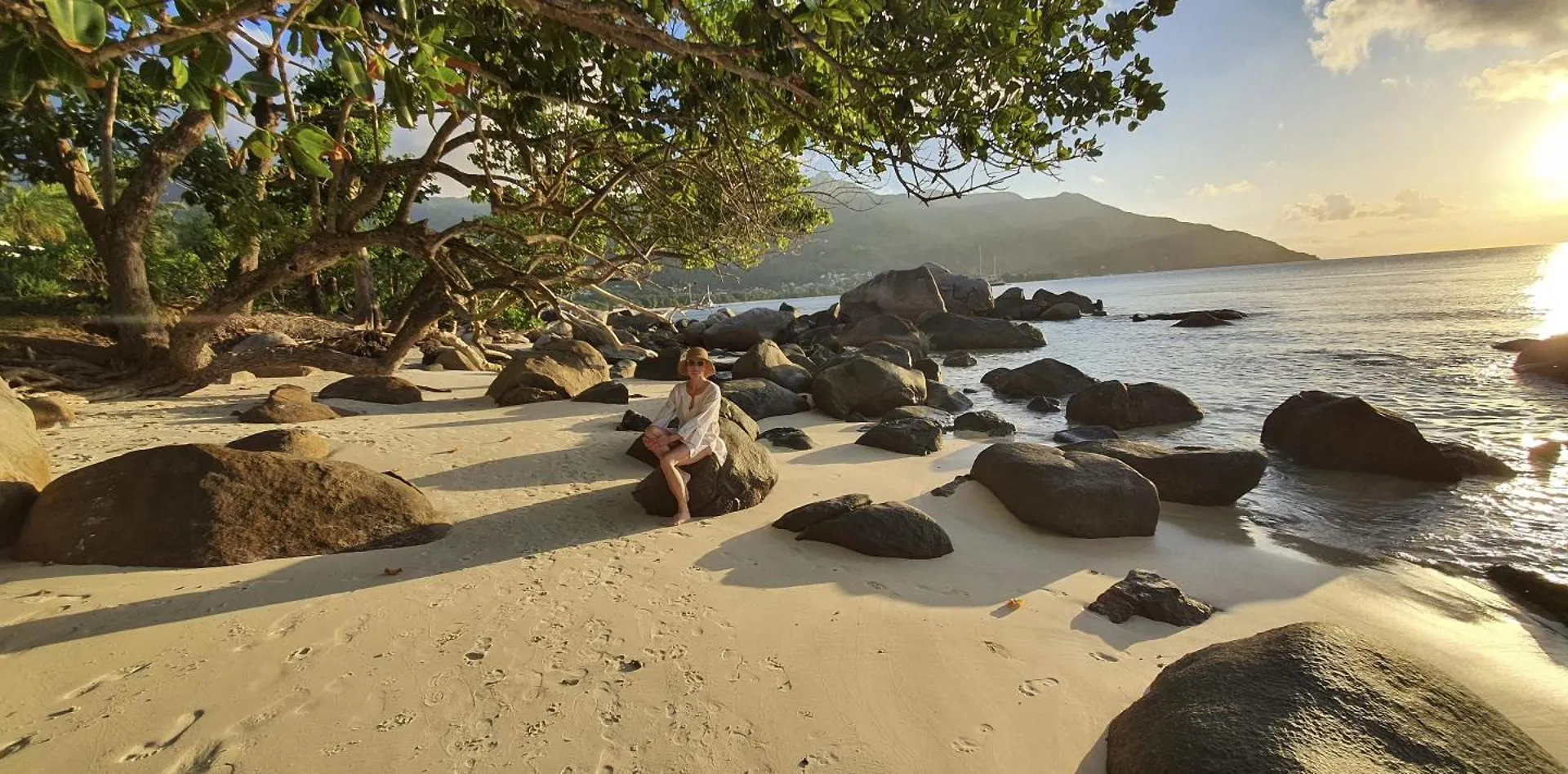 Les Jolies Eaux Villa - Chateau Elysium Beau Vallon  Seychelles